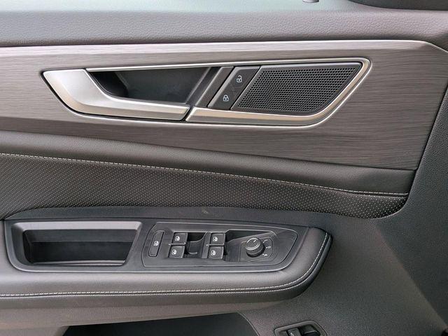 2026 Volkswagen Atlas Cross Sport SE with Technology