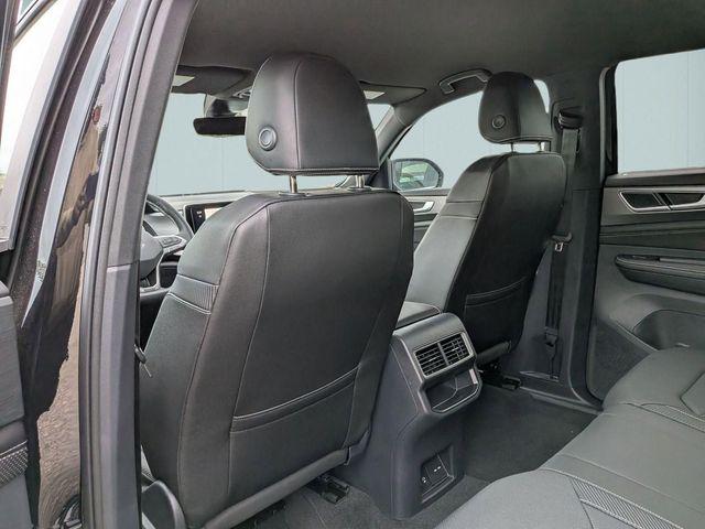 2026 Volkswagen Atlas Cross Sport SE with Technology