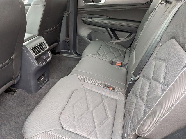2026 Volkswagen Atlas Cross Sport SE with Technology