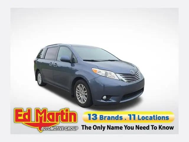 2017 Toyota Sienna XLE 8 Passenger for sale in Indianapolis, IN