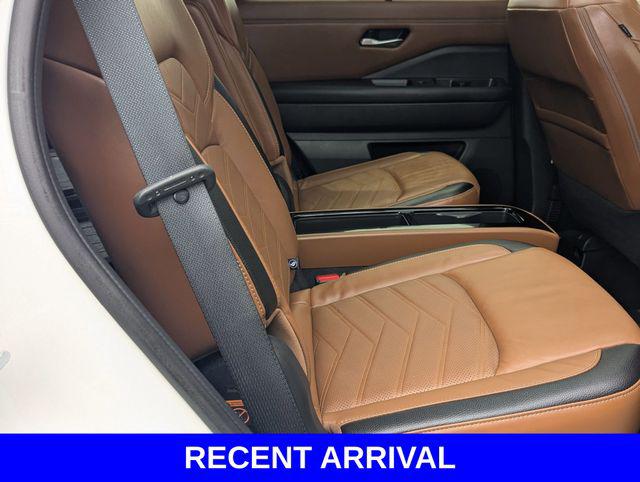 2023 Nissan Pathfinder Platinum 4WD