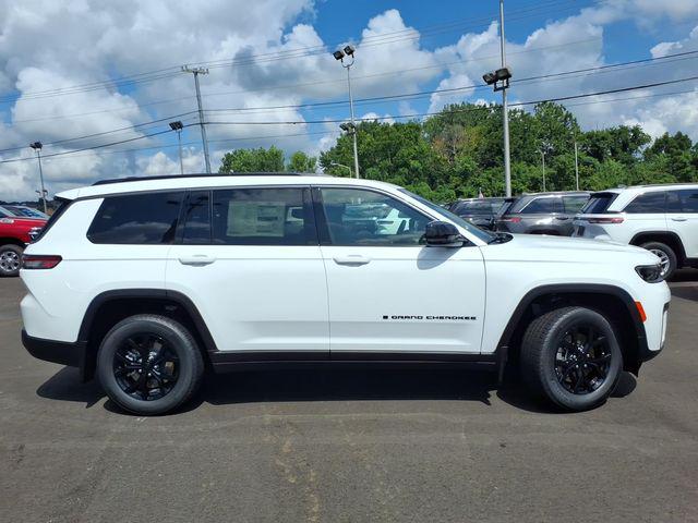 2026 Jeep Grand Cherokee L GRAND CHEROKEE L LAREDO ALTITUDE 4X4