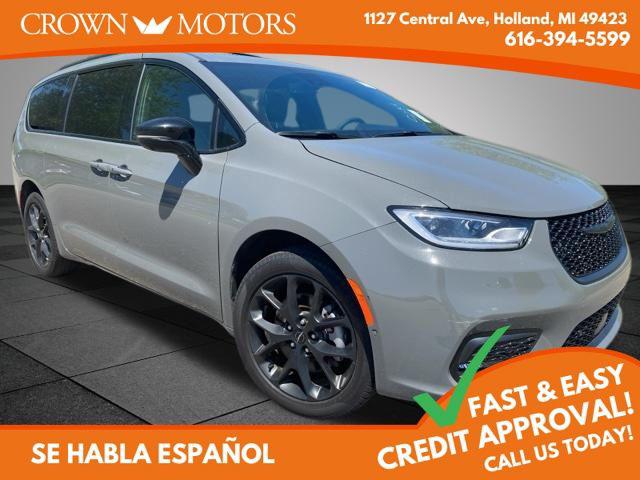 2025 Chrysler Pacifica Limited AWD's photo