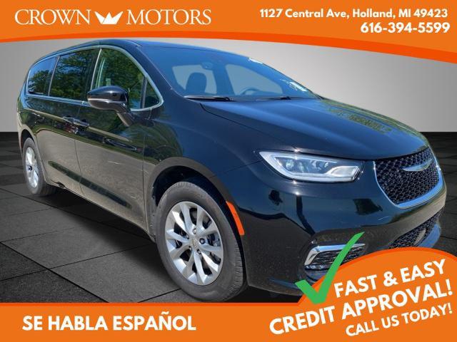 2025 Chrysler Pacifica Select AWD's photo