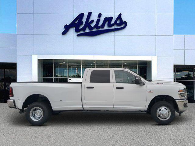 2026 RAM Ram 3500 RAM 3500 TRADESMAN CREW CAB 4X4 8 BOX