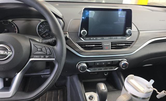 2025 Nissan Altima SV FWD