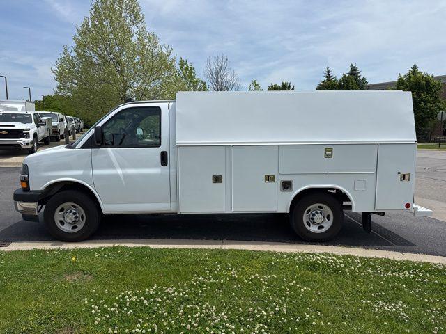 2025 Chevrolet Express Cutaway Work Van