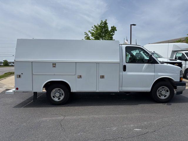 2025 Chevrolet Express Cutaway Work Van