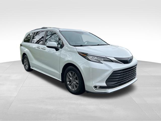2023 Toyota Sienna XLE