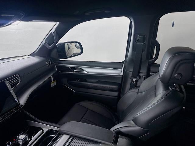2026 Jeep Grand Wagoneer L 4x4