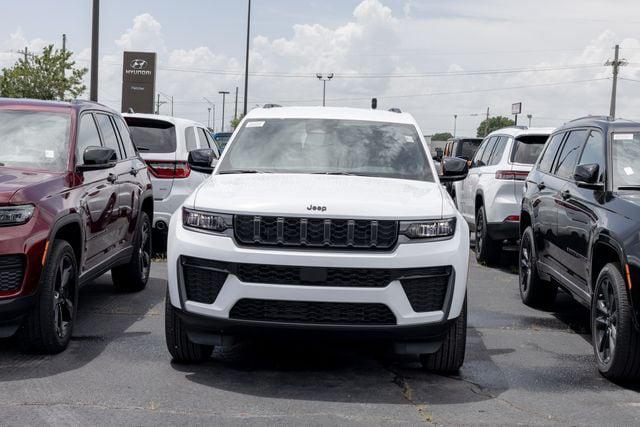 2026 Jeep Grand Cherokee L GRAND CHEROKEE L LAREDO ALTITUDE 4X4