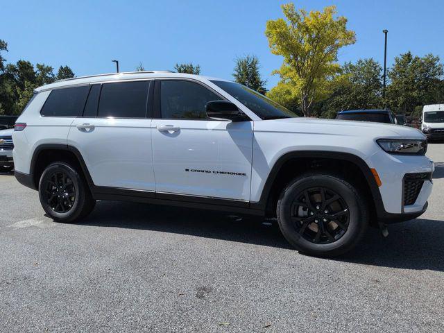 2026 Jeep Grand Cherokee L GRAND CHEROKEE L LAREDO ALTITUDE 4X2