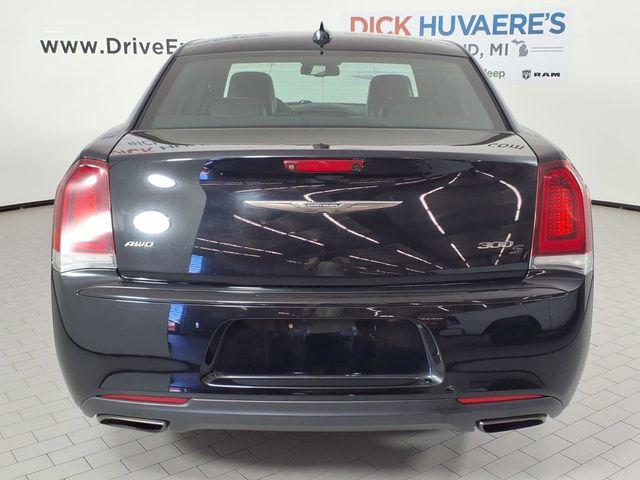2016 Chrysler 300 300S Alloy Edition