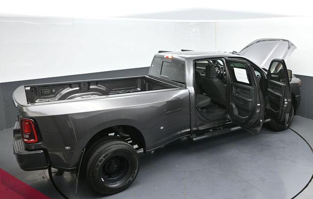 2026 Ram 3500 Tradesman Crew Cab 4x4 8' Box