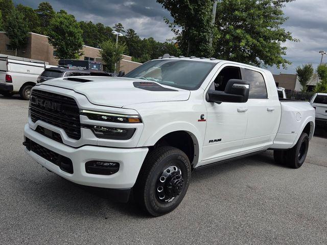 2026 RAM 3500 RAM 3500 LIMITED MEGA CAB 4X4 64 BOX