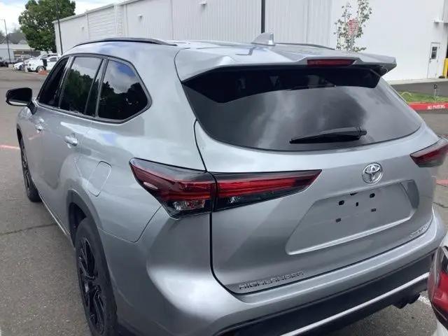 2025 Toyota Highlander LE