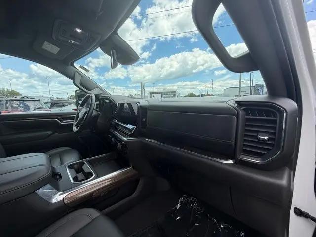2025 Chevrolet Silverado 2500HD 4WD Crew Cab Standard Bed LT