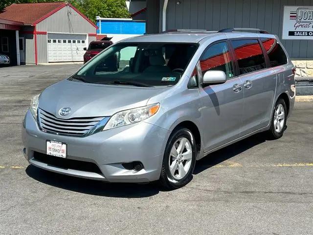 2015 Toyota Sienna LE 7 Passenger