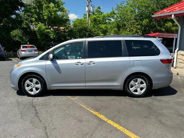 2015 Toyota Sienna LE 7 Passenger