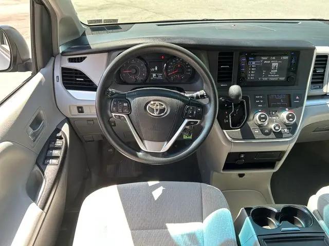 2015 Toyota Sienna LE 7 Passenger