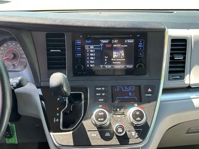 2015 Toyota Sienna LE 7 Passenger