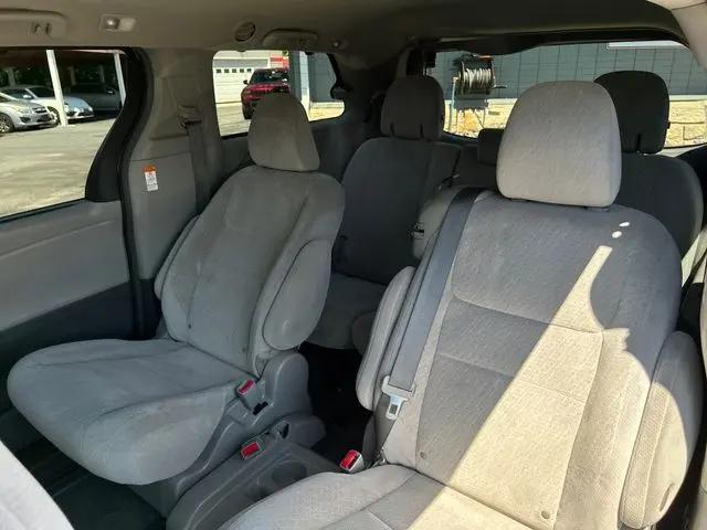2015 Toyota Sienna LE 7 Passenger