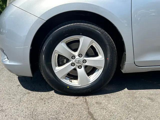 2015 Toyota Sienna LE 7 Passenger
