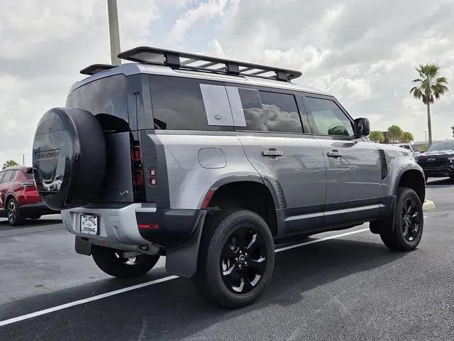2021 Land Rover Defender 110 SE