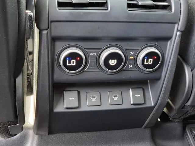 2021 Land Rover Defender 110 SE