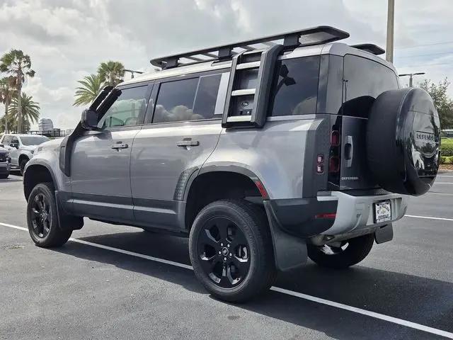 2021 Land Rover Defender 110 SE