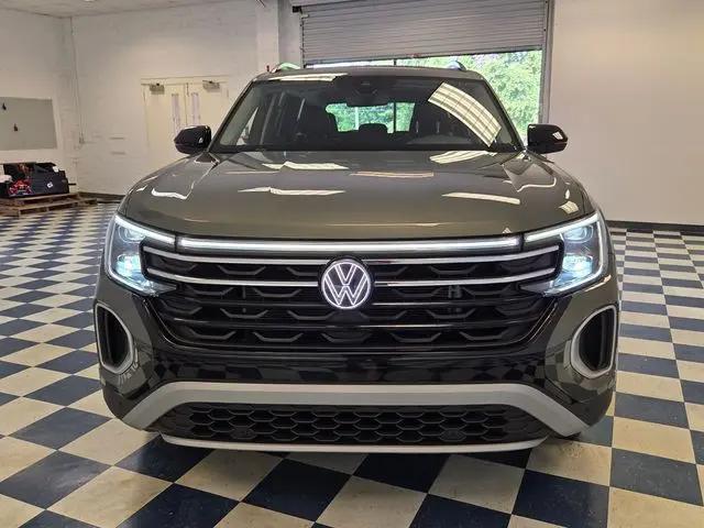 2024 Volkswagen Atlas 2.0T Peak Edition SE w/Technology