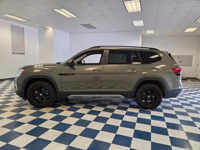 2024 Volkswagen Atlas 2.0T Peak Edition SE w/Technology