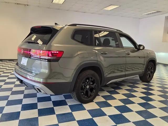 2024 Volkswagen Atlas 2.0T Peak Edition SE w/Technology