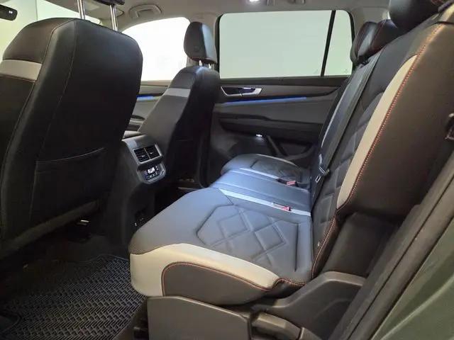 2024 Volkswagen Atlas 2.0T Peak Edition SE w/Technology