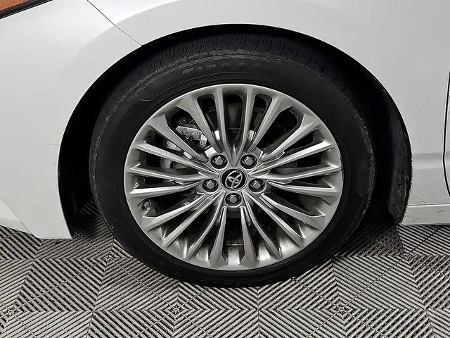 2019 Toyota Avalon Hybrid Limited