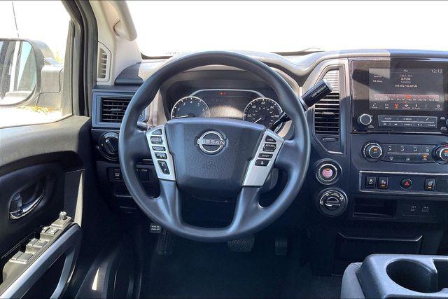 2023 Nissan Titan Crew Cab SV 4x4