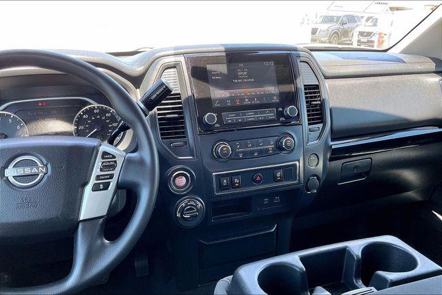 2023 Nissan Titan Crew Cab SV 4x4