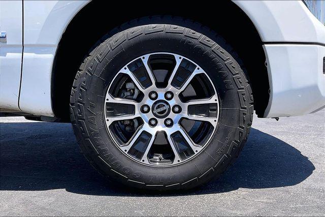 2023 Nissan Titan Crew Cab SV 4x4