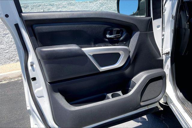 2023 Nissan Titan Crew Cab SV 4x4