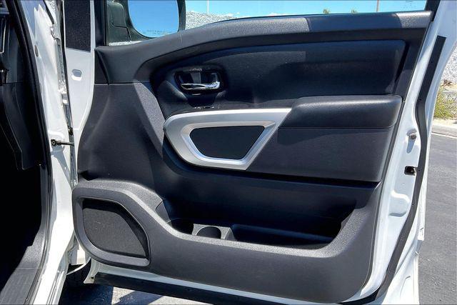2023 Nissan Titan Crew Cab SV 4x4