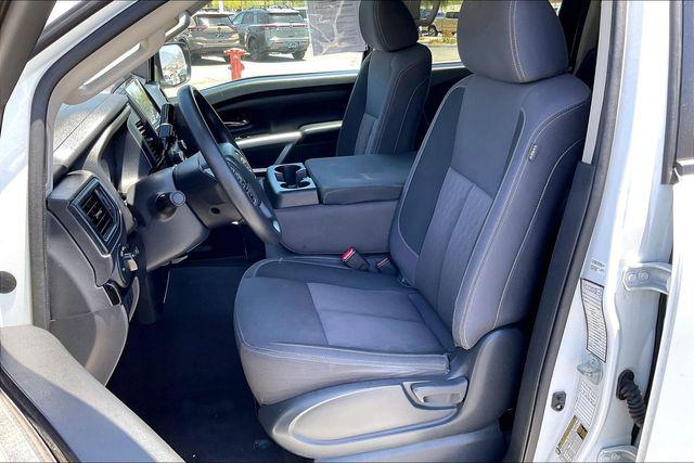 2023 Nissan Titan Crew Cab SV 4x4