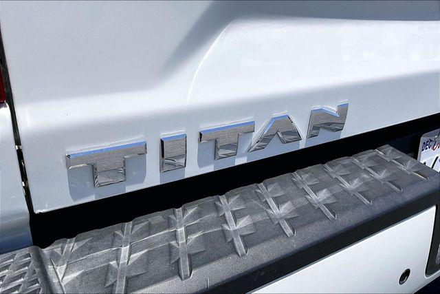 2023 Nissan Titan Crew Cab SV 4x4
