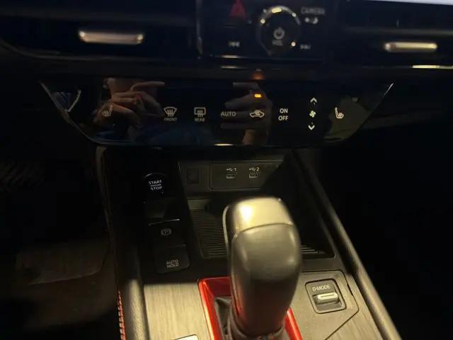 2025 Nissan Kicks SR FWD