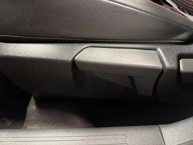 2025 Nissan Kicks SR FWD