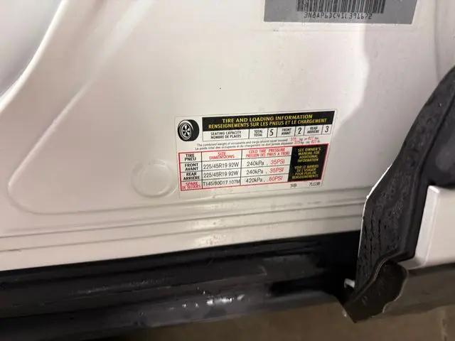 2025 Nissan Kicks SR FWD
