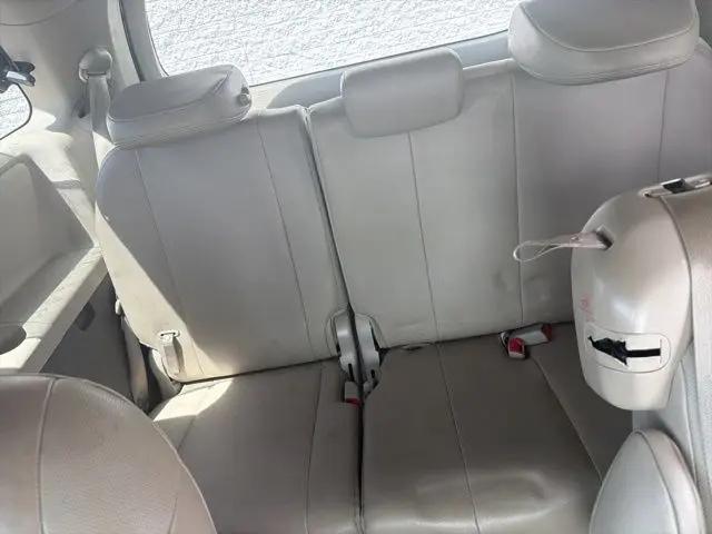 2014 Toyota Sienna XLE V6 8 Passenger