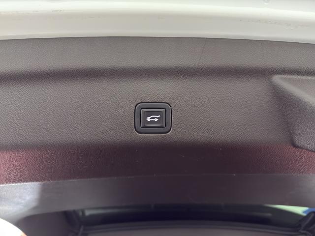 2023 GMC Yukon 4WD SLT