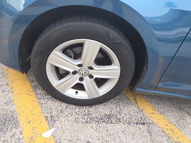 2017 Volkswagen Golf Unknown