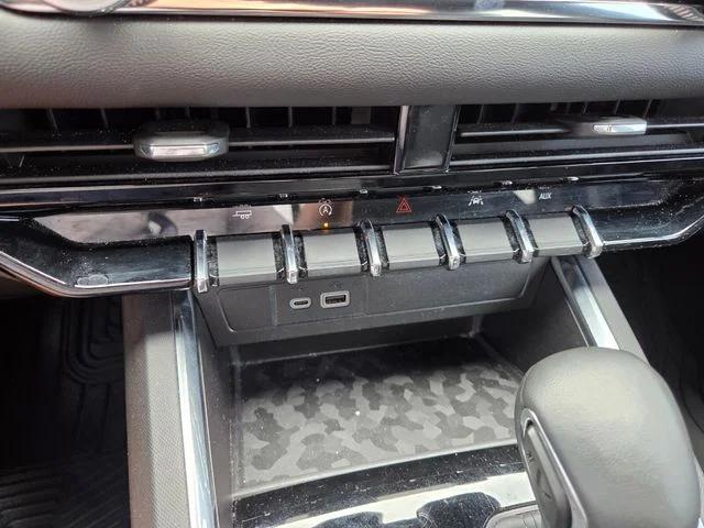 2023 GMC Canyon 2WD Crew Cab Short Box Elevation