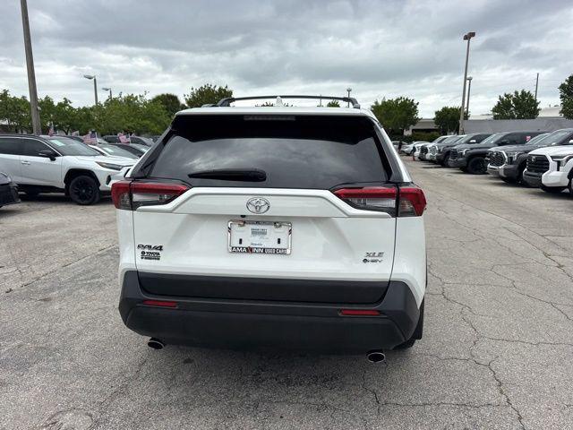 2025 Toyota RAV4 Hybrid XLE